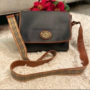 Vintage Authentic Burberry crossbody bag